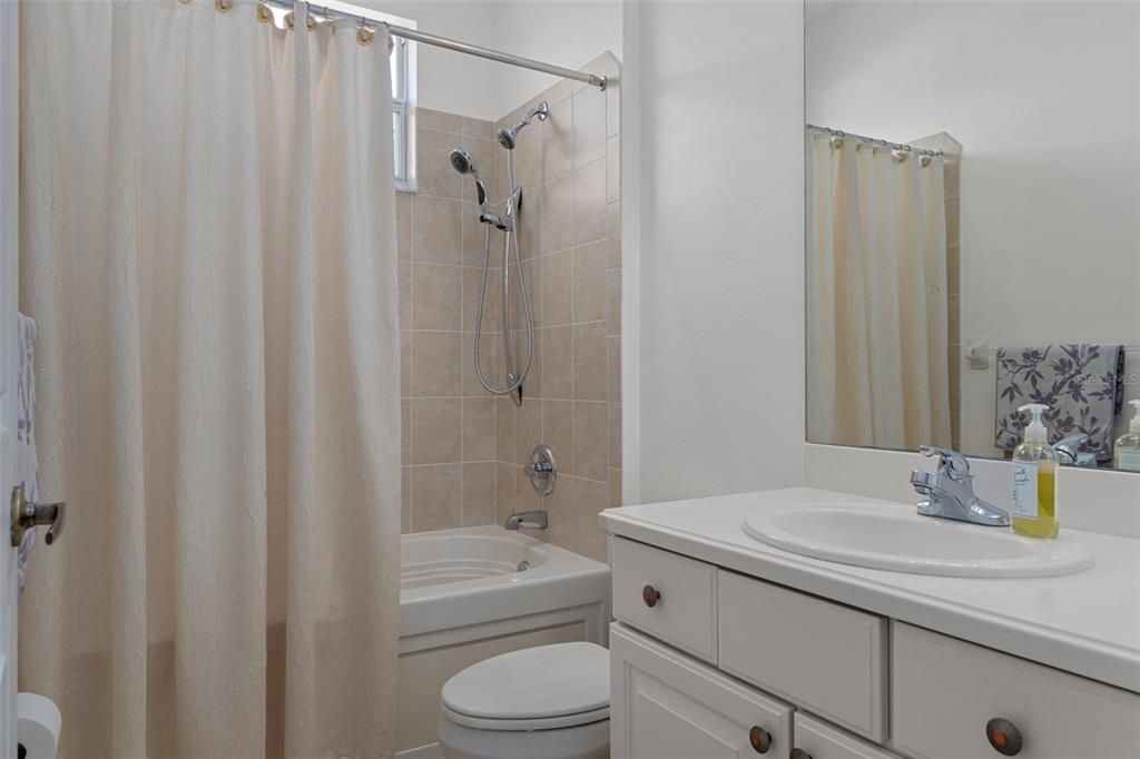 For Sale: $366,000 (3 beds, 2 baths, 1870 Square Feet)