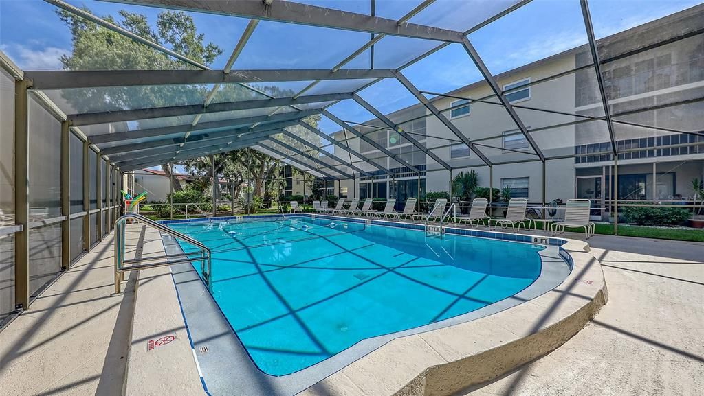 待售: $129,999 (1 贝兹, 1 浴室, 679 平方英尺)