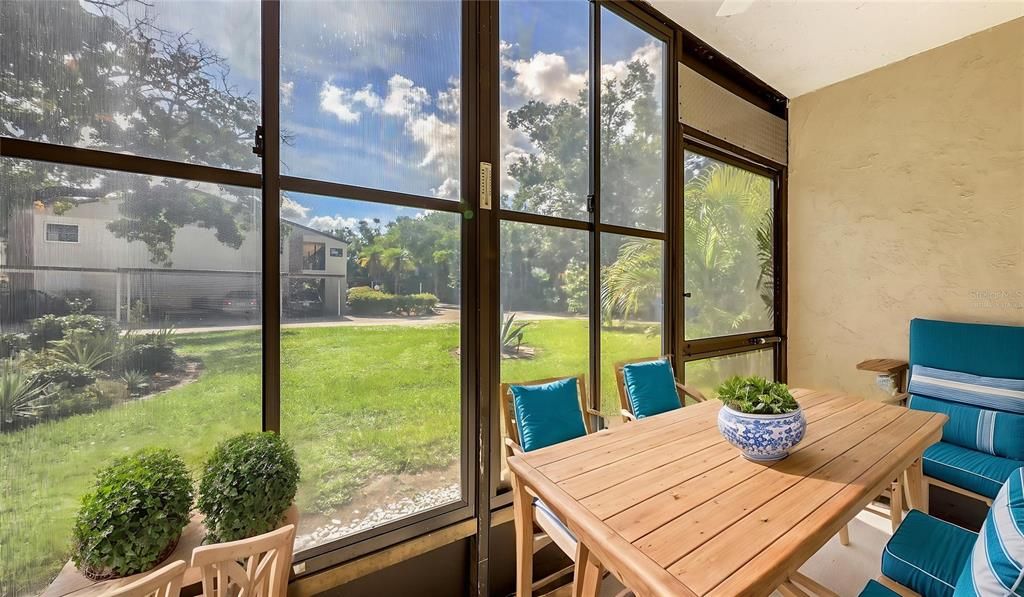 待售: $129,999 (1 贝兹, 1 浴室, 679 平方英尺)