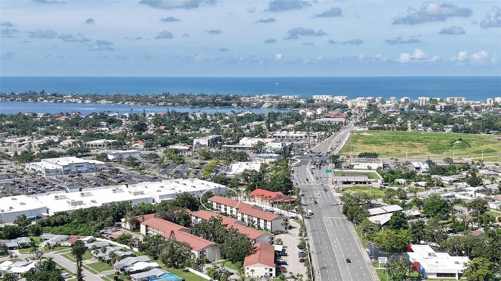 待售: $129,999 (1 贝兹, 1 浴室, 679 平方英尺)