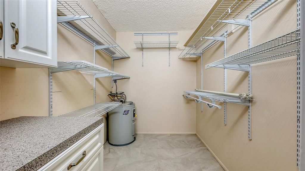 待售: $129,999 (1 贝兹, 1 浴室, 679 平方英尺)