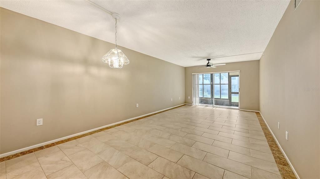 待售: $129,999 (1 贝兹, 1 浴室, 679 平方英尺)