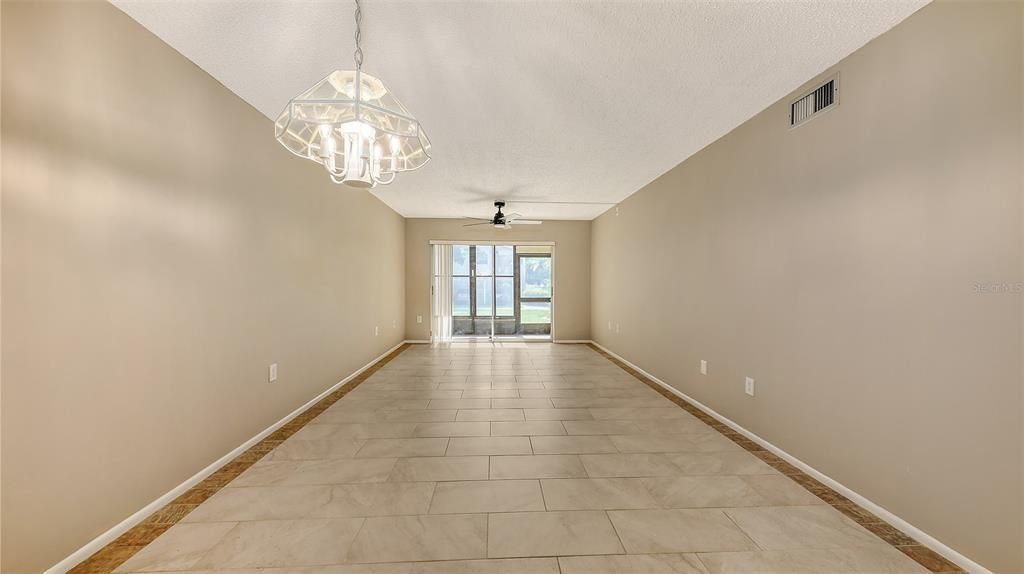 待售: $129,999 (1 贝兹, 1 浴室, 679 平方英尺)