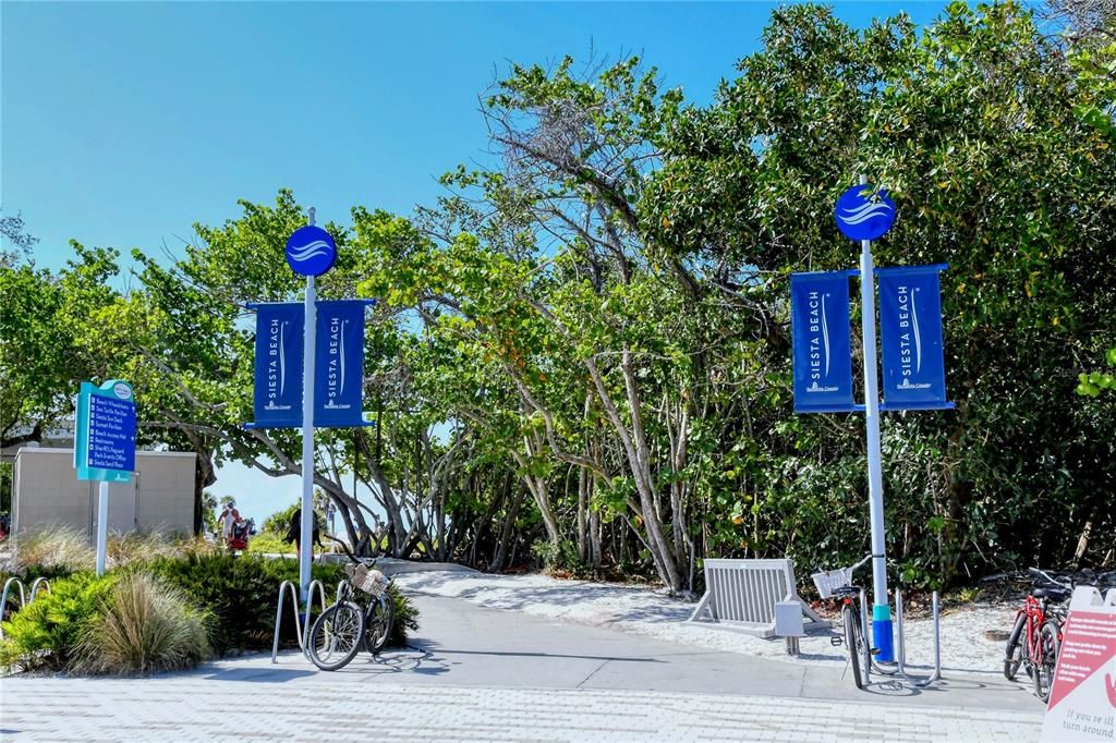 待售: $129,999 (1 贝兹, 1 浴室, 679 平方英尺)