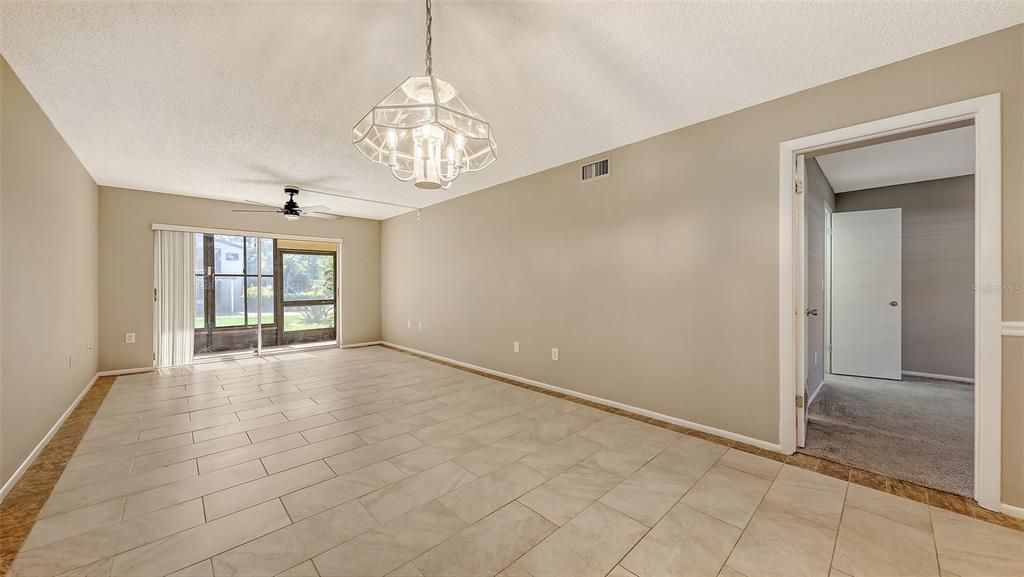 待售: $129,999 (1 贝兹, 1 浴室, 679 平方英尺)