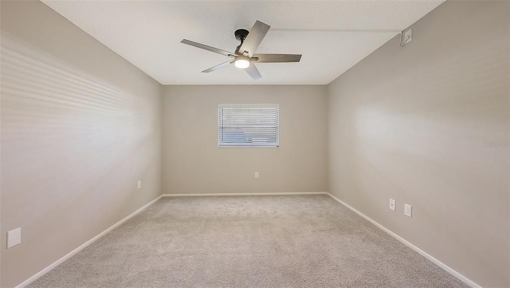 待售: $129,999 (1 贝兹, 1 浴室, 679 平方英尺)