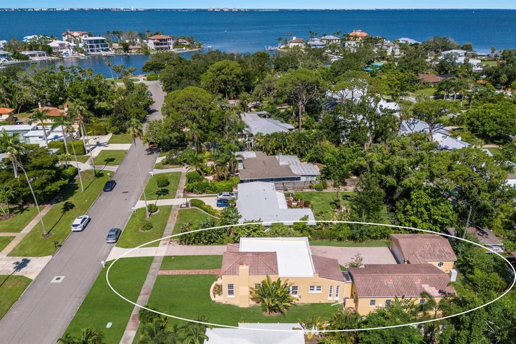 For Sale: $1,395,000 (3 beds, 2 baths, 1994 Square Feet)