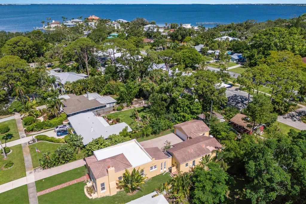 For Sale: $1,395,000 (3 beds, 2 baths, 1994 Square Feet)