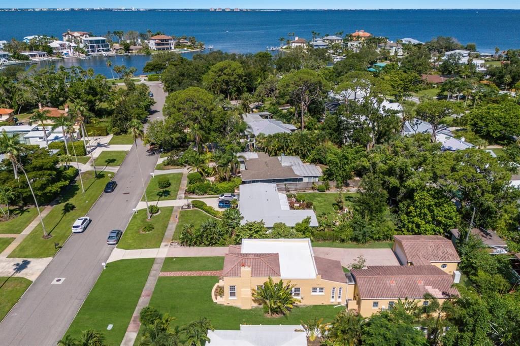 For Sale: $1,395,000 (3 beds, 2 baths, 1994 Square Feet)