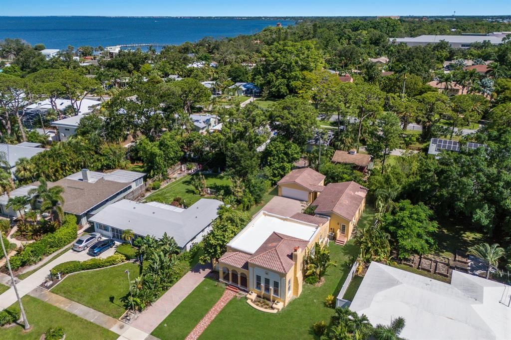 For Sale: $1,395,000 (3 beds, 2 baths, 1994 Square Feet)