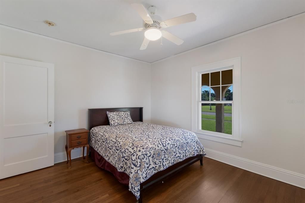 For Sale: $1,395,000 (3 beds, 2 baths, 1994 Square Feet)