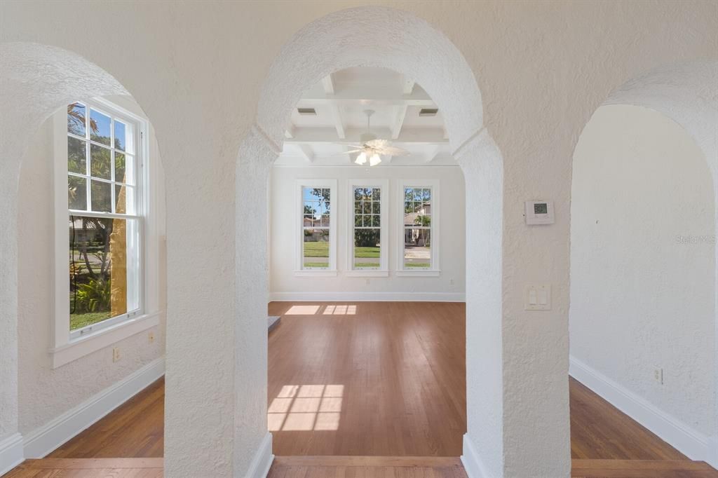 For Sale: $1,395,000 (3 beds, 2 baths, 1994 Square Feet)