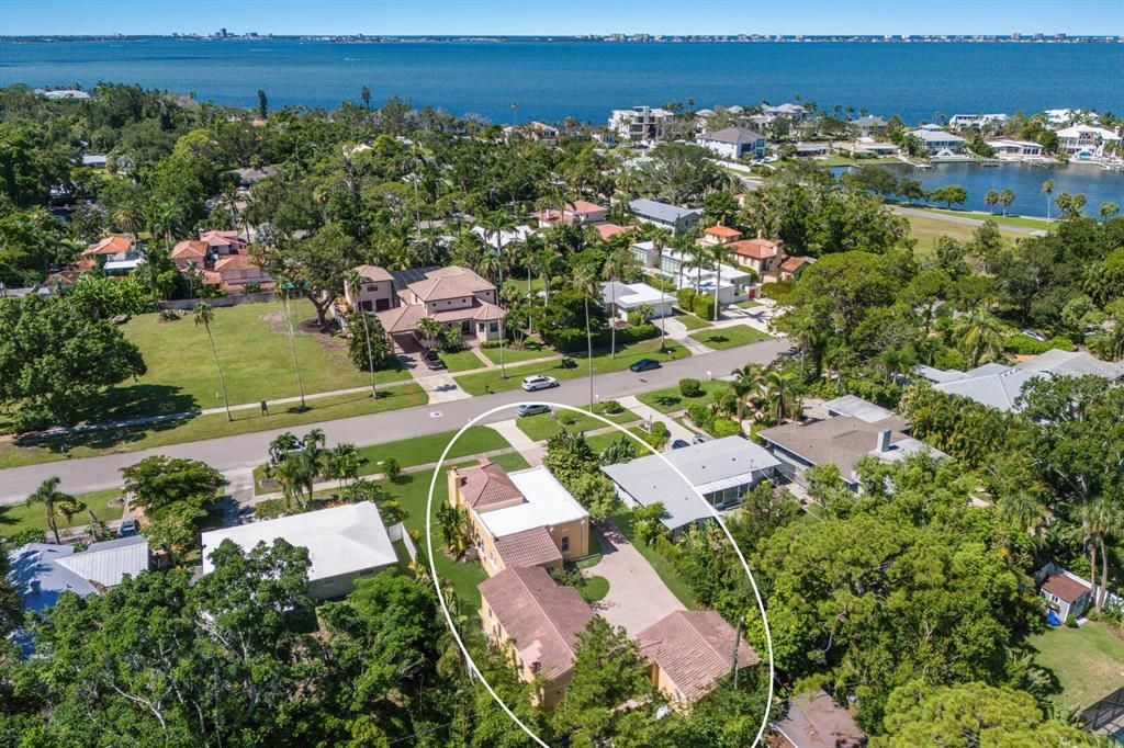 For Sale: $1,395,000 (3 beds, 2 baths, 1994 Square Feet)