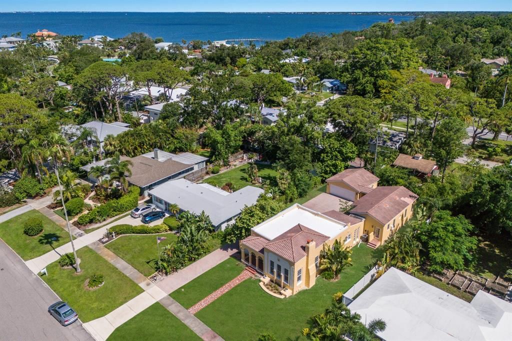 For Sale: $1,395,000 (3 beds, 2 baths, 1994 Square Feet)