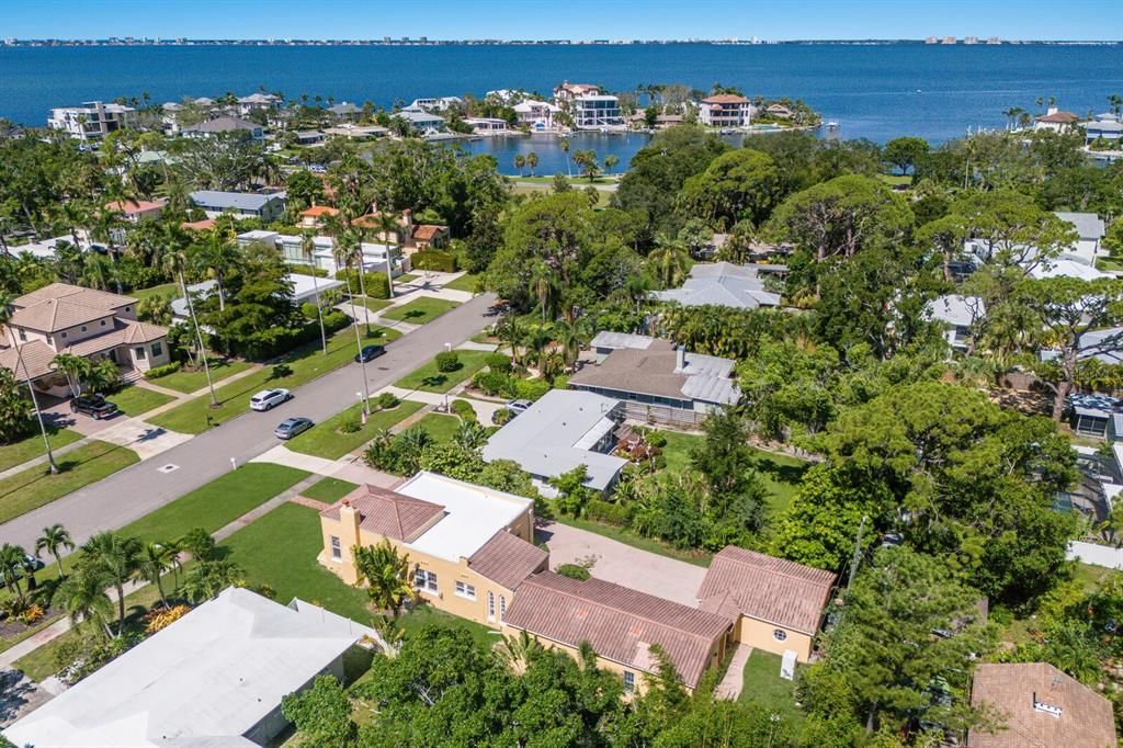 For Sale: $1,395,000 (3 beds, 2 baths, 1994 Square Feet)