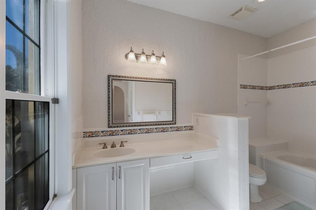 For Sale: $1,395,000 (3 beds, 2 baths, 1994 Square Feet)