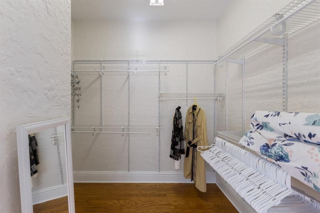 For Sale: $1,395,000 (3 beds, 2 baths, 1994 Square Feet)