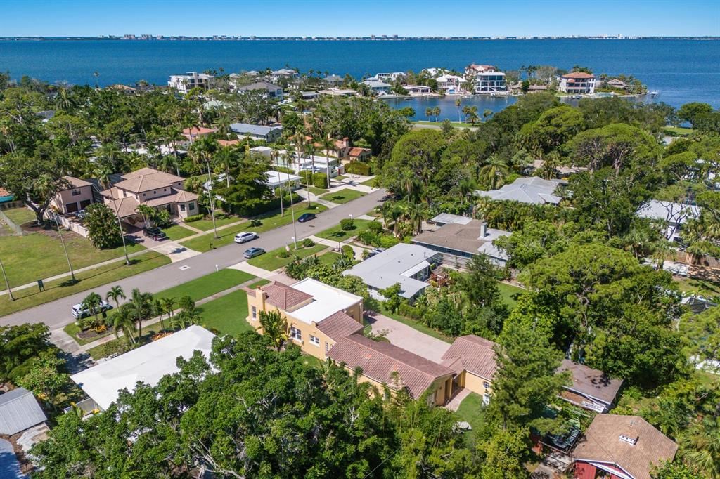 For Sale: $1,395,000 (3 beds, 2 baths, 1994 Square Feet)