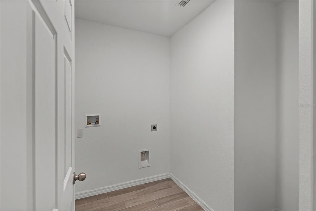 Active With Contract: $299,000 (4 beds, 2 baths, 1700 Square Feet)