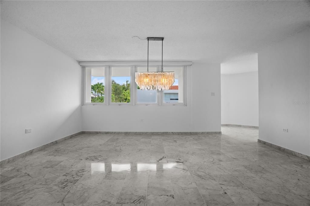 En Renta: $7,500 (5 camas, 3 baños, 3650 Pies cuadrados)