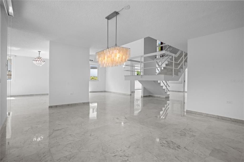 En Renta: $7,500 (5 camas, 3 baños, 3650 Pies cuadrados)