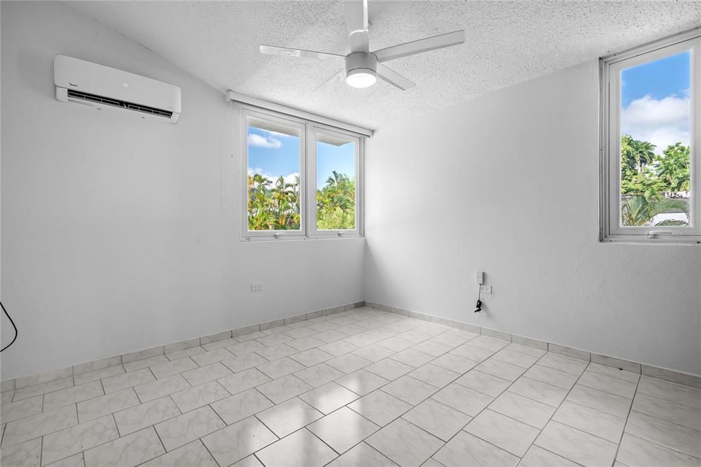 En Renta: $7,500 (5 camas, 3 baños, 3650 Pies cuadrados)