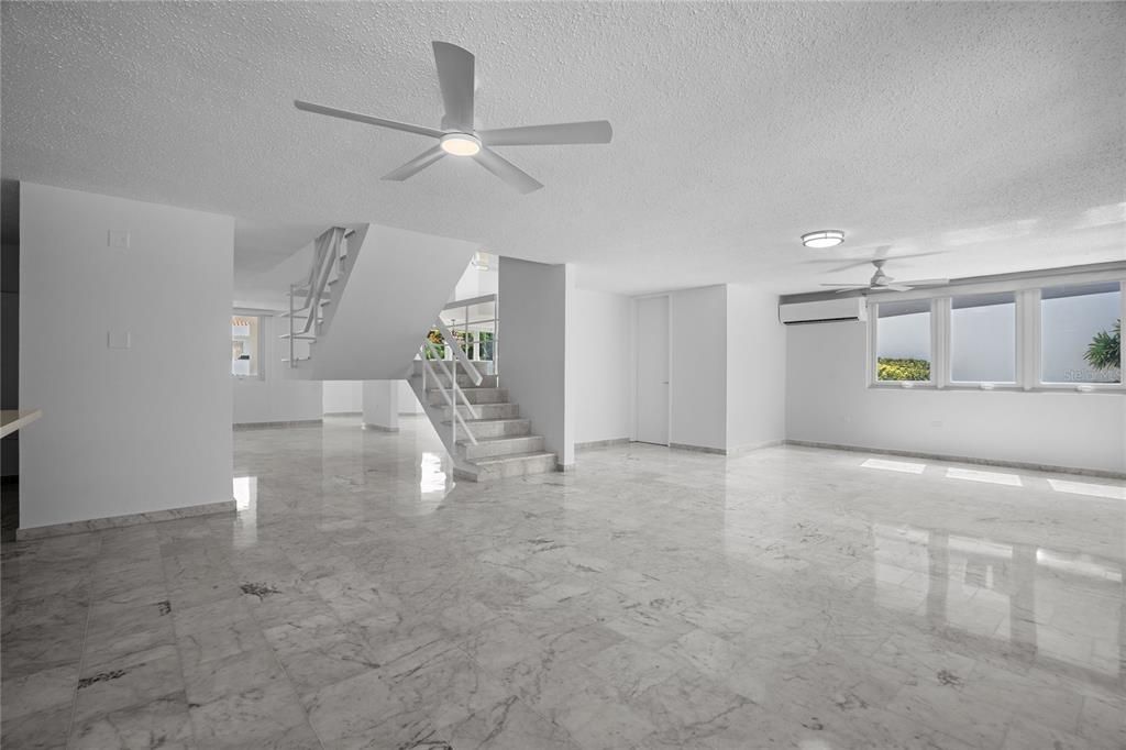 En Renta: $7,500 (5 camas, 3 baños, 3650 Pies cuadrados)