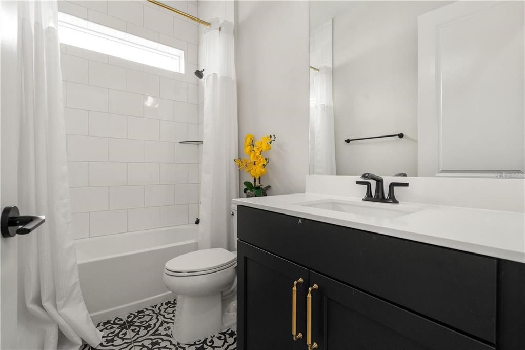 For Rent: $3,000 (3 beds, 2 baths, 1746 Square Feet)