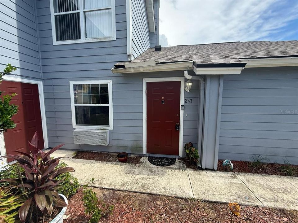 最近租的: $750 (1 贝兹, 1 浴室, 200 平方英尺)