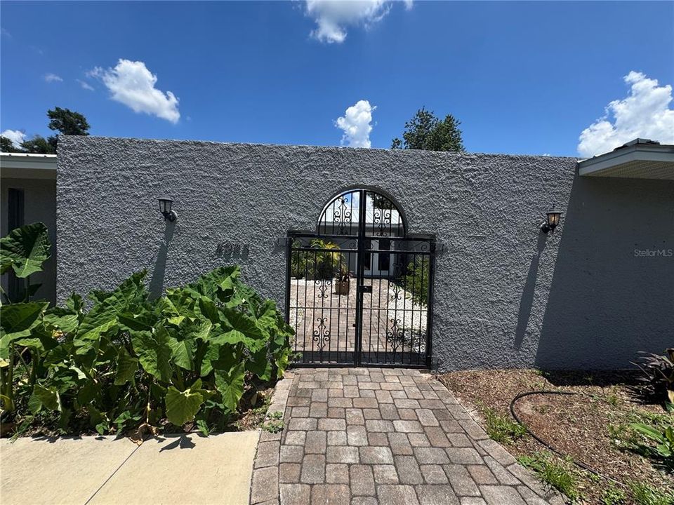 На продажу: $1,684,900 (4 спален, 2 ванн, 2774 Квадратных фут)