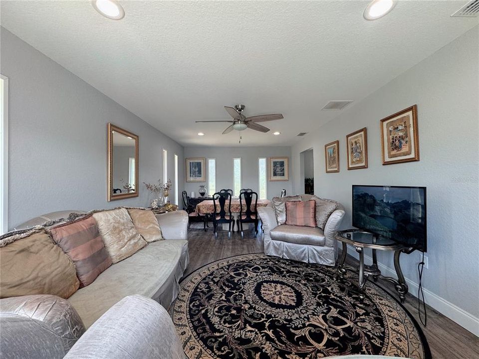 На продажу: $1,684,900 (4 спален, 2 ванн, 2774 Квадратных фут)