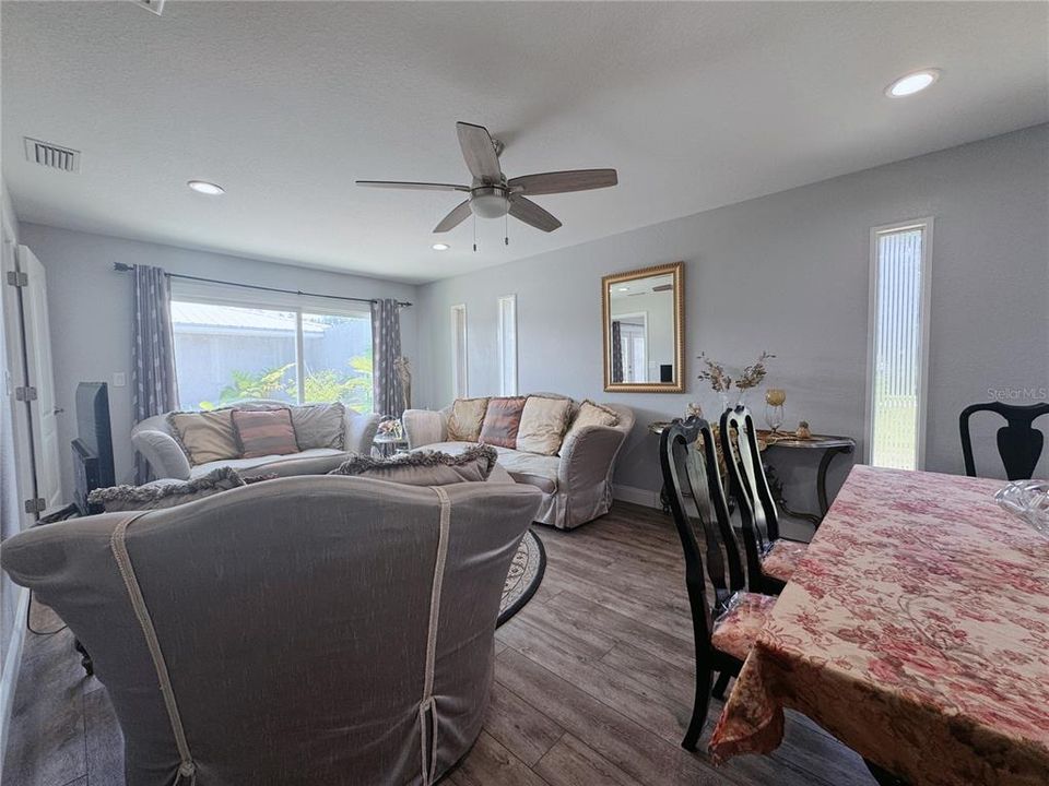 На продажу: $1,684,900 (4 спален, 2 ванн, 2774 Квадратных фут)