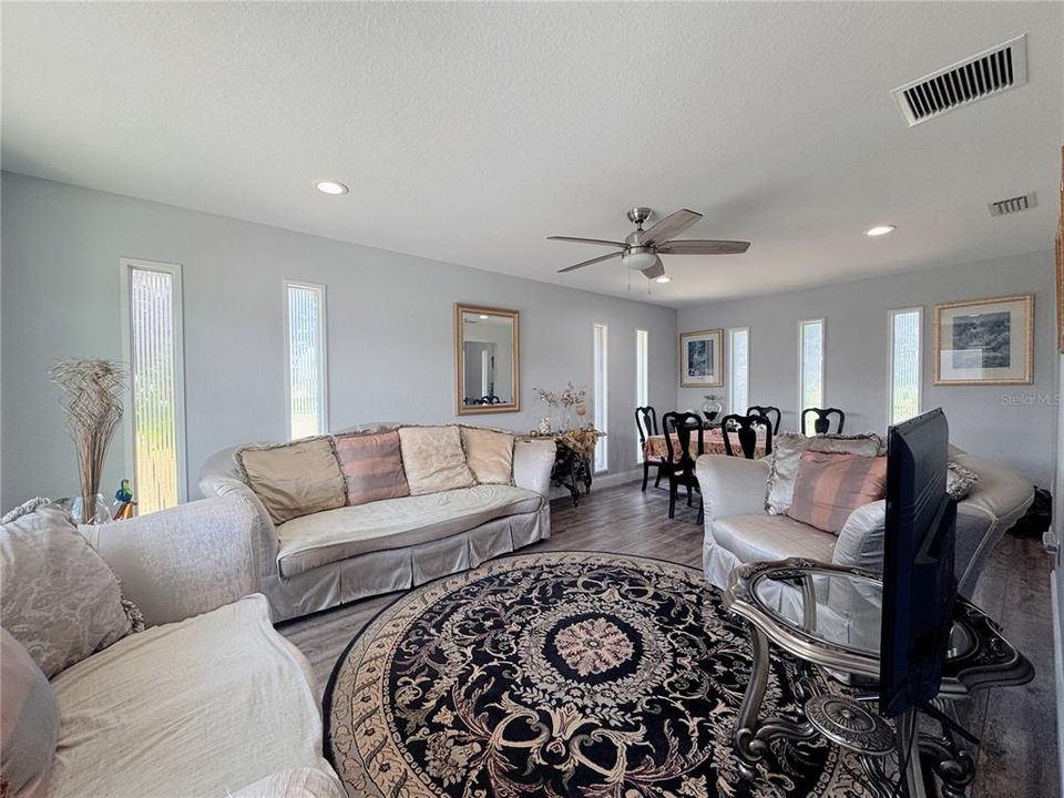 На продажу: $1,684,900 (4 спален, 2 ванн, 2774 Квадратных фут)