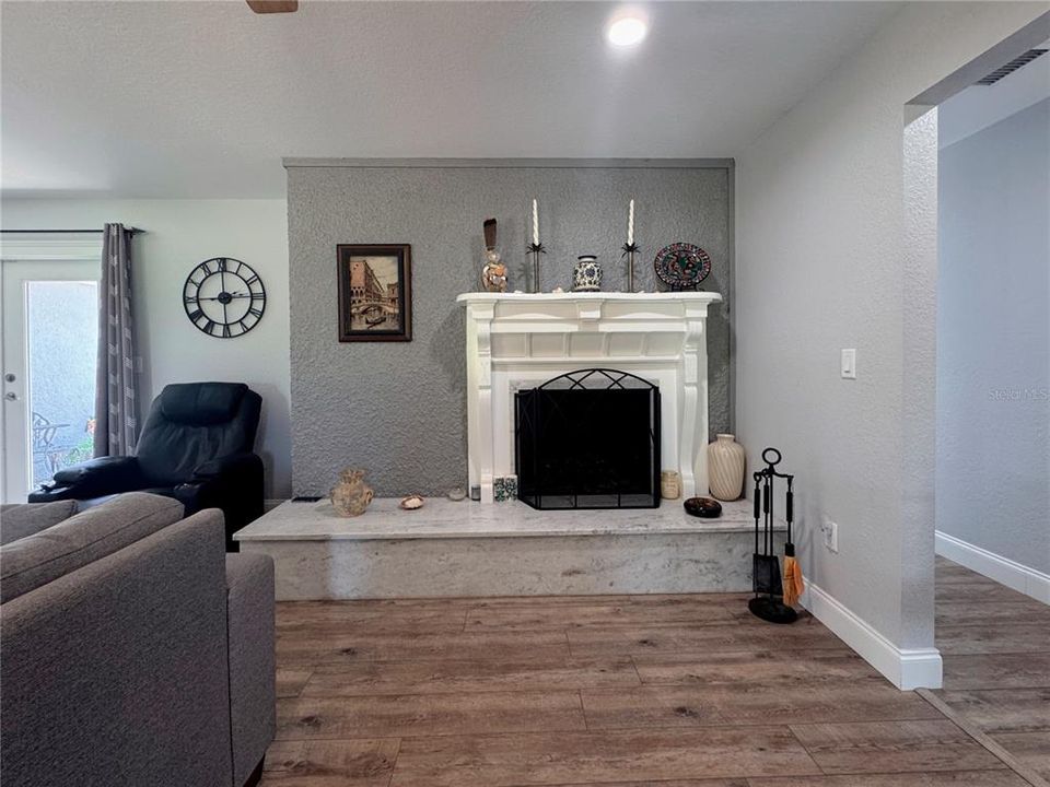 На продажу: $1,684,900 (4 спален, 2 ванн, 2774 Квадратных фут)