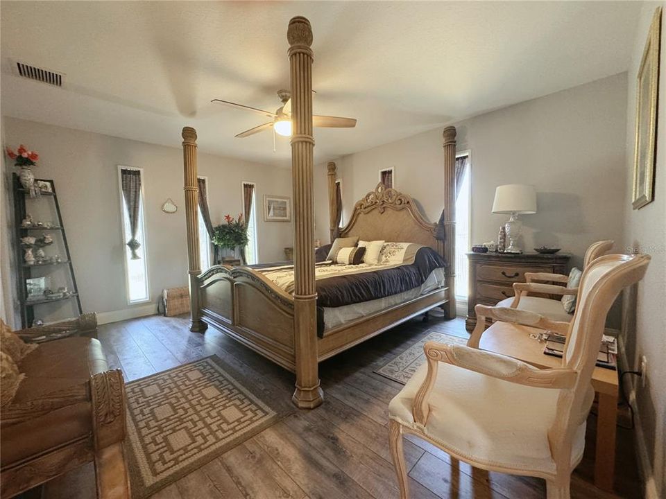 На продажу: $1,684,900 (4 спален, 2 ванн, 2774 Квадратных фут)