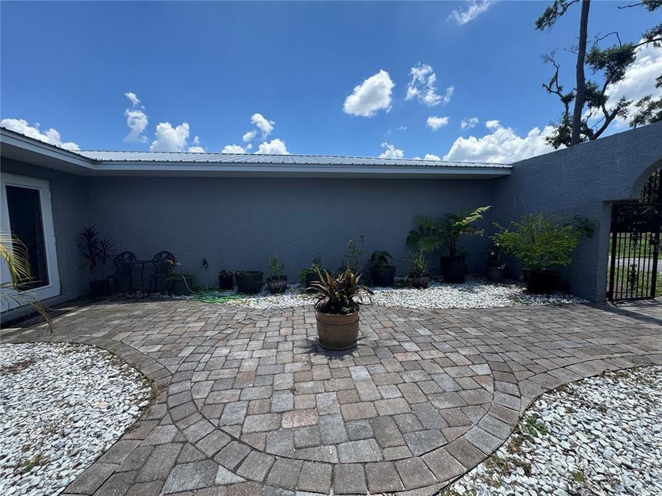 На продажу: $1,684,900 (4 спален, 2 ванн, 2774 Квадратных фут)