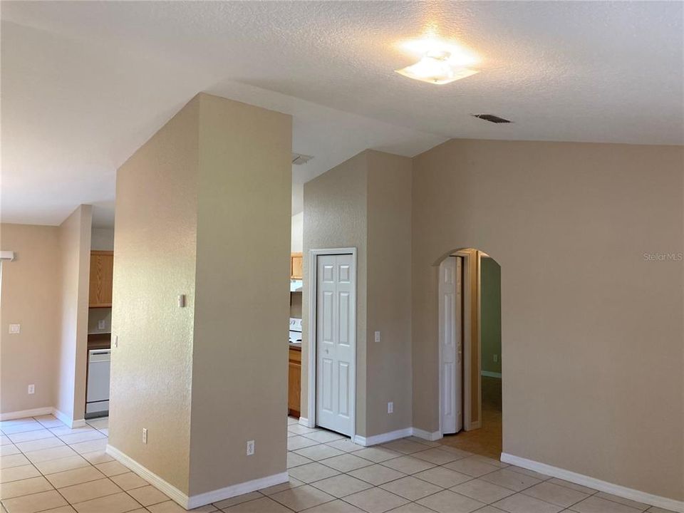 В аренду: $1,625 (3 спален, 2 ванн, 1425 Квадратных фут)