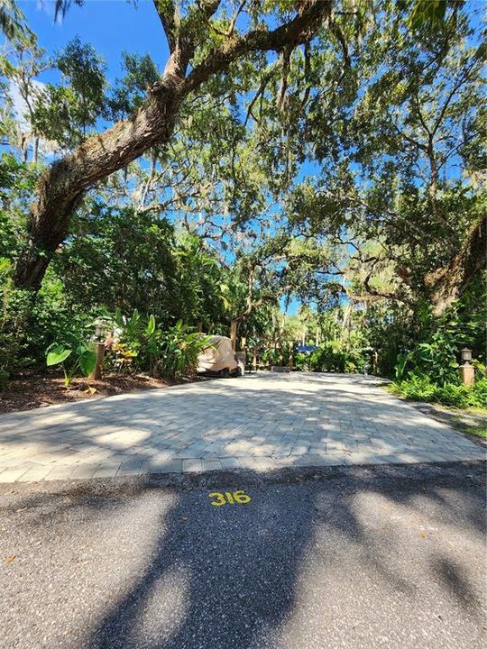 En Venta: $235,000 (0.09 acres)