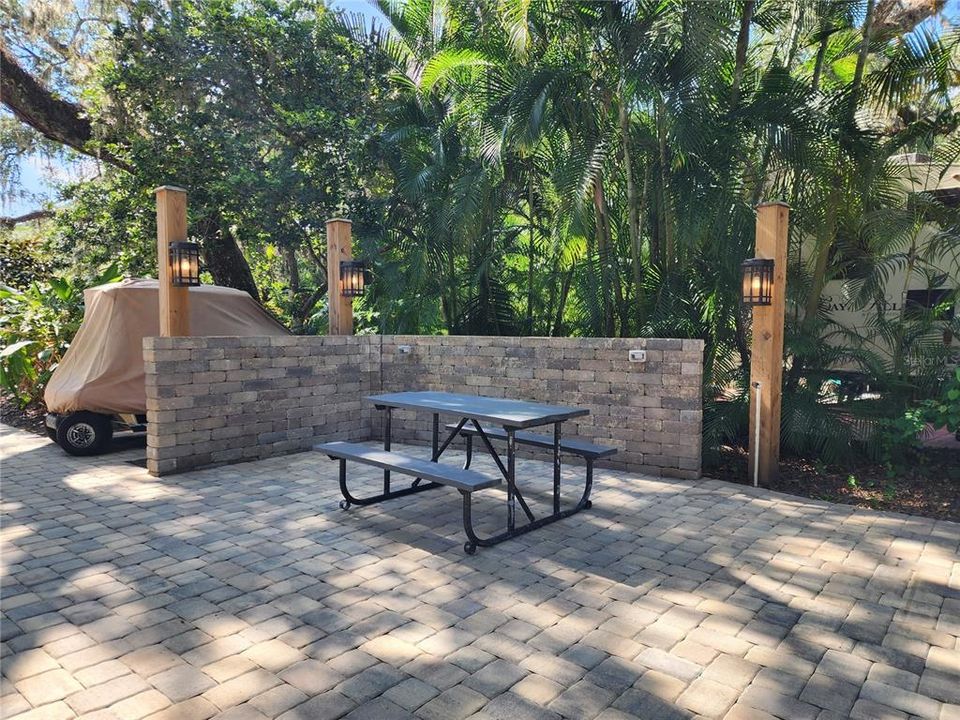 En Venta: $235,000 (0.09 acres)