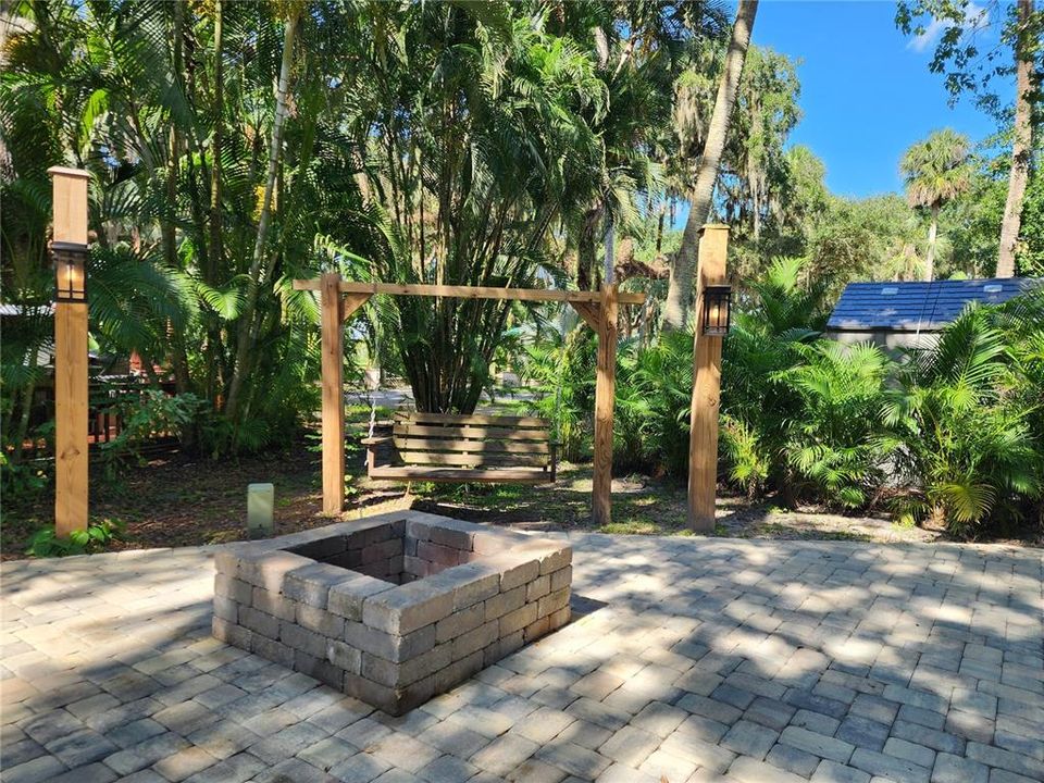 En Venta: $235,000 (0.09 acres)