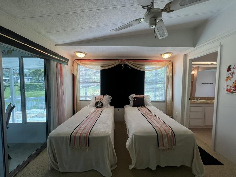 For Sale: $209,000 (2 beds, 2 baths, 1440 Square Feet)