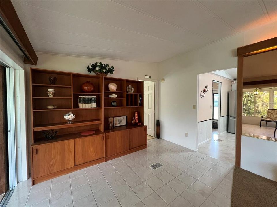 For Sale: $209,000 (2 beds, 2 baths, 1440 Square Feet)