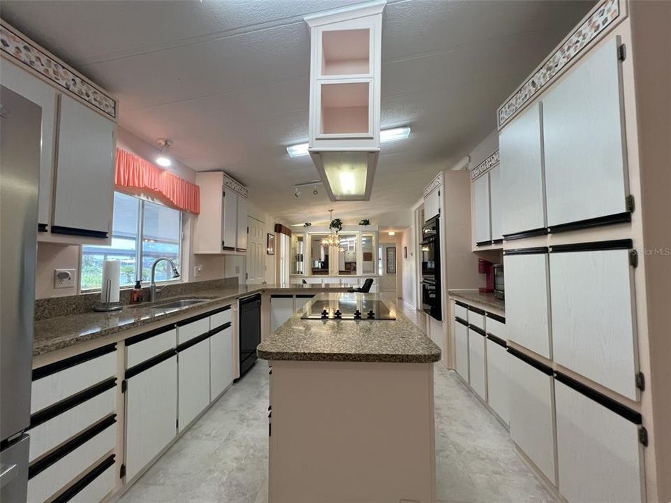 For Sale: $209,000 (2 beds, 2 baths, 1440 Square Feet)
