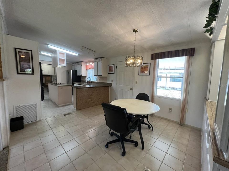 For Sale: $209,000 (2 beds, 2 baths, 1440 Square Feet)