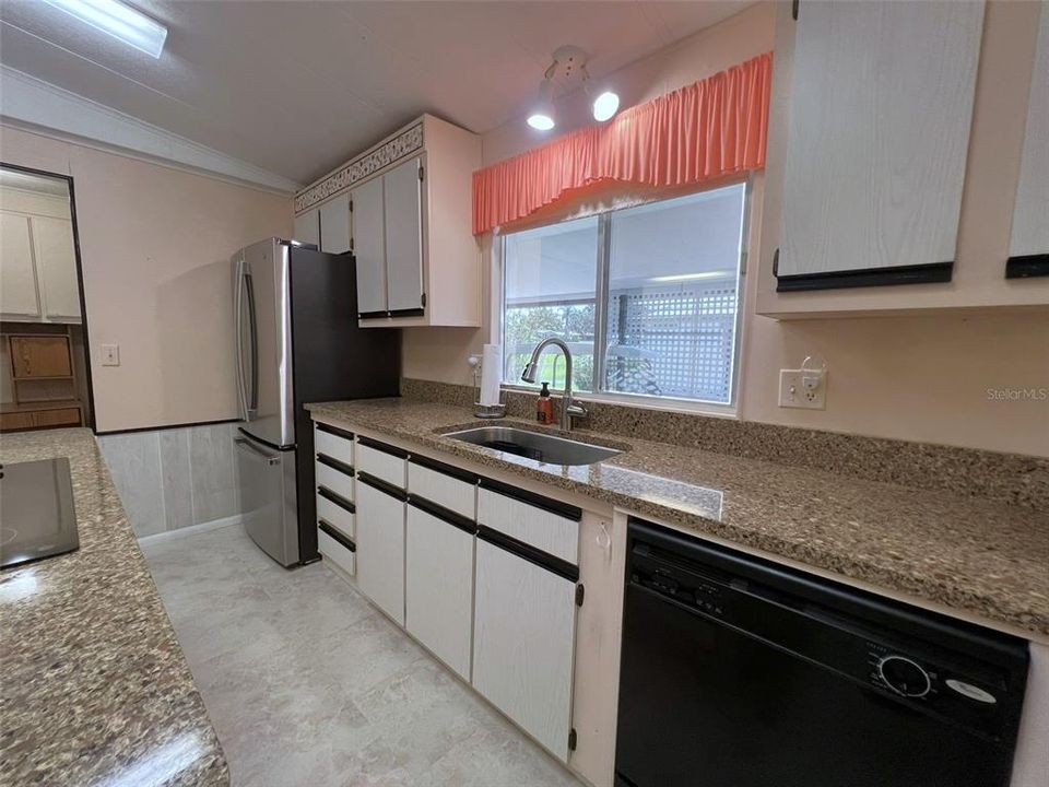 For Sale: $209,000 (2 beds, 2 baths, 1440 Square Feet)