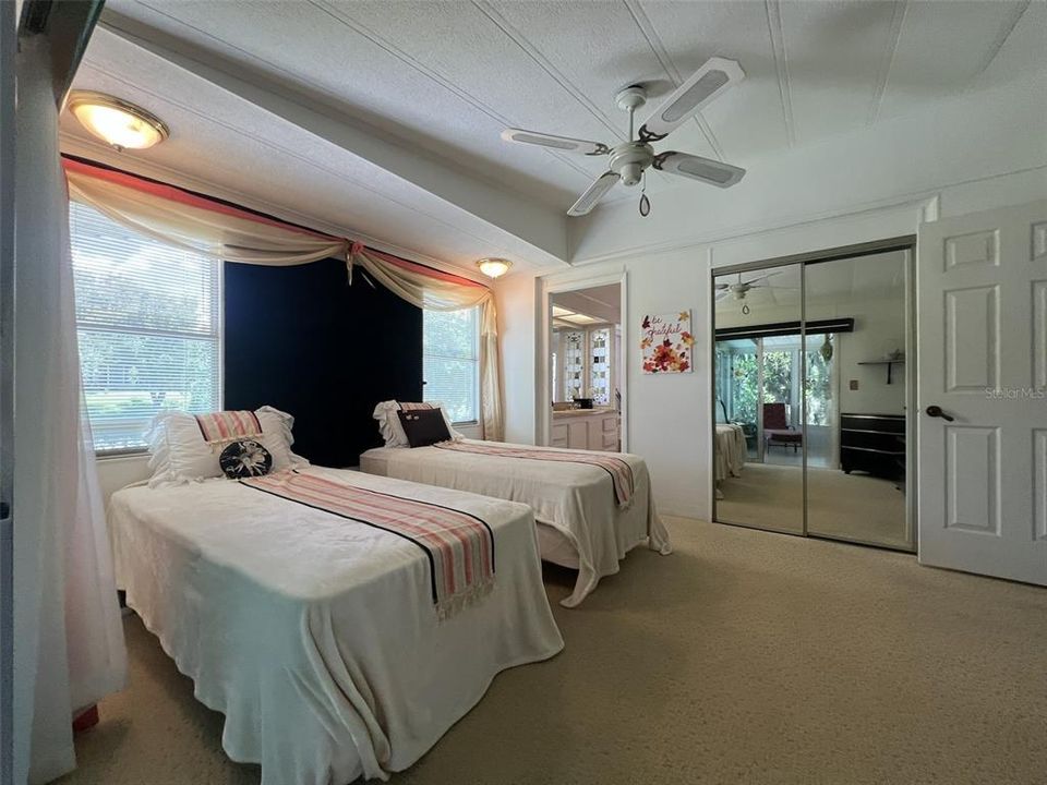 For Sale: $209,000 (2 beds, 2 baths, 1440 Square Feet)