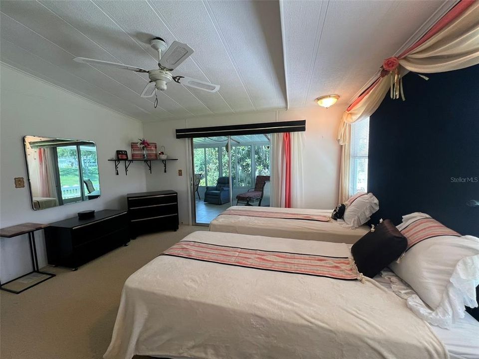 For Sale: $209,000 (2 beds, 2 baths, 1440 Square Feet)