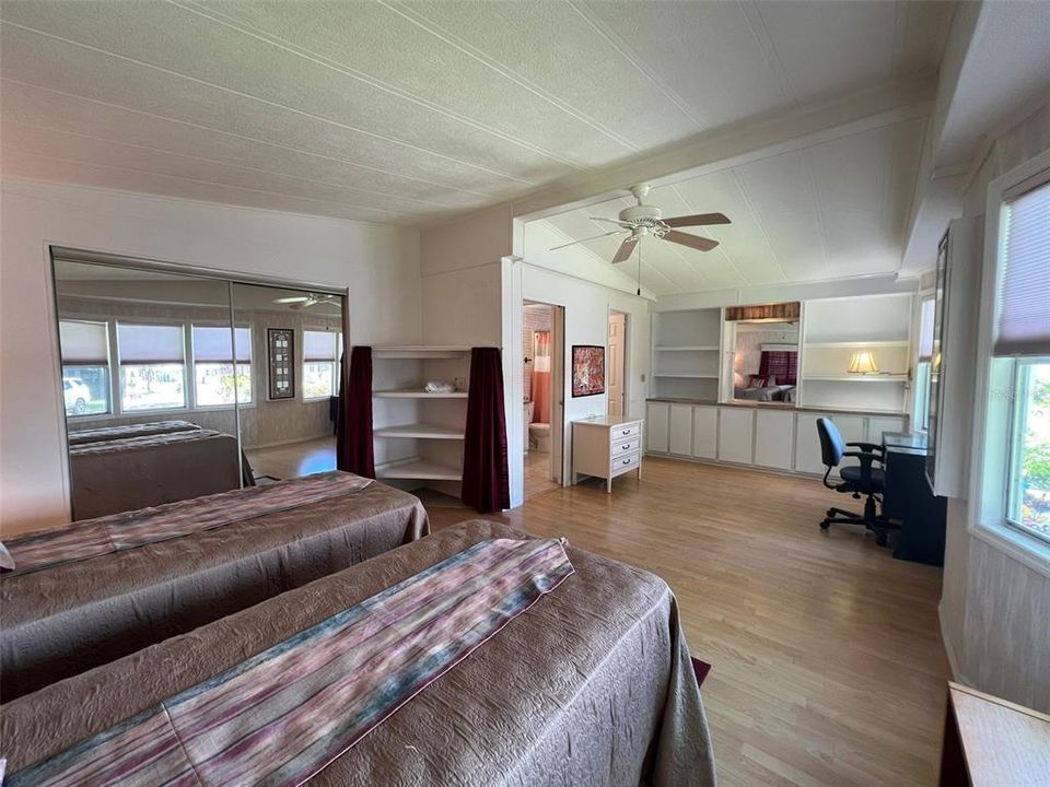 For Sale: $209,000 (2 beds, 2 baths, 1440 Square Feet)