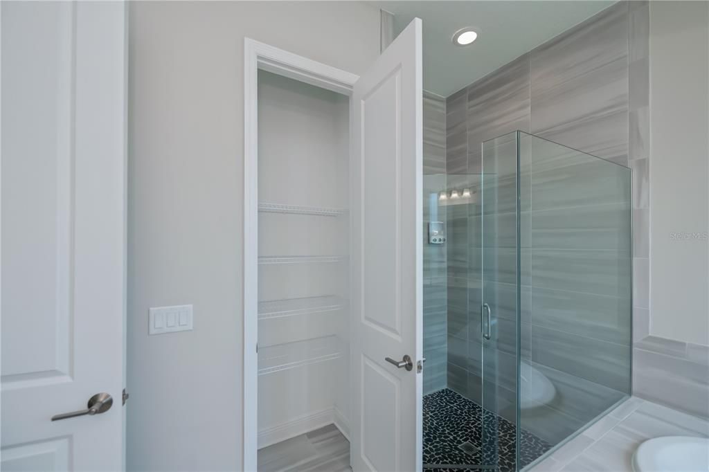 For Sale: $825,000 (4 beds, 3 baths, 2405 Square Feet)