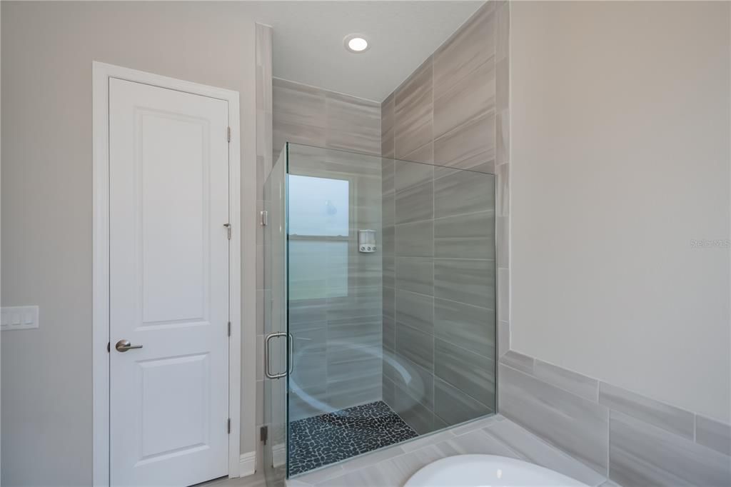 For Sale: $825,000 (4 beds, 3 baths, 2405 Square Feet)